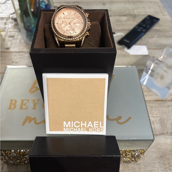 Michael Kors Gold Watch - Picture 1 of 4